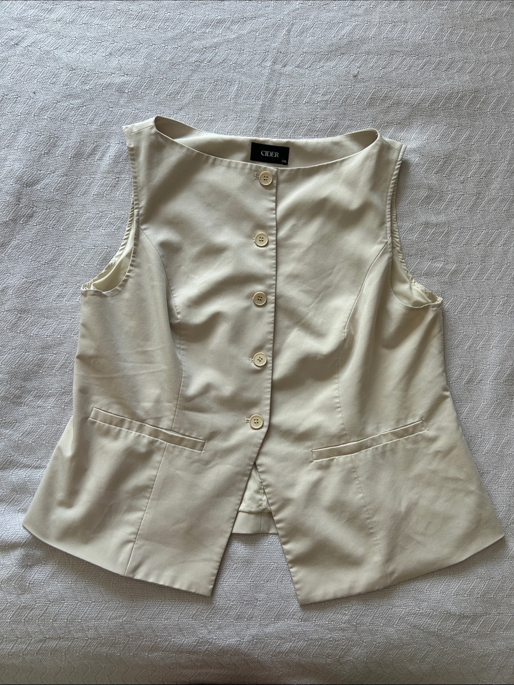 Cider Cream Button-Front Sleeveless Vest
